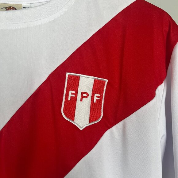 Umbro Peru FPF White Red Short Sleeve Soccer Jersey Shirt Mens Sz. S - Picture 5 of 7